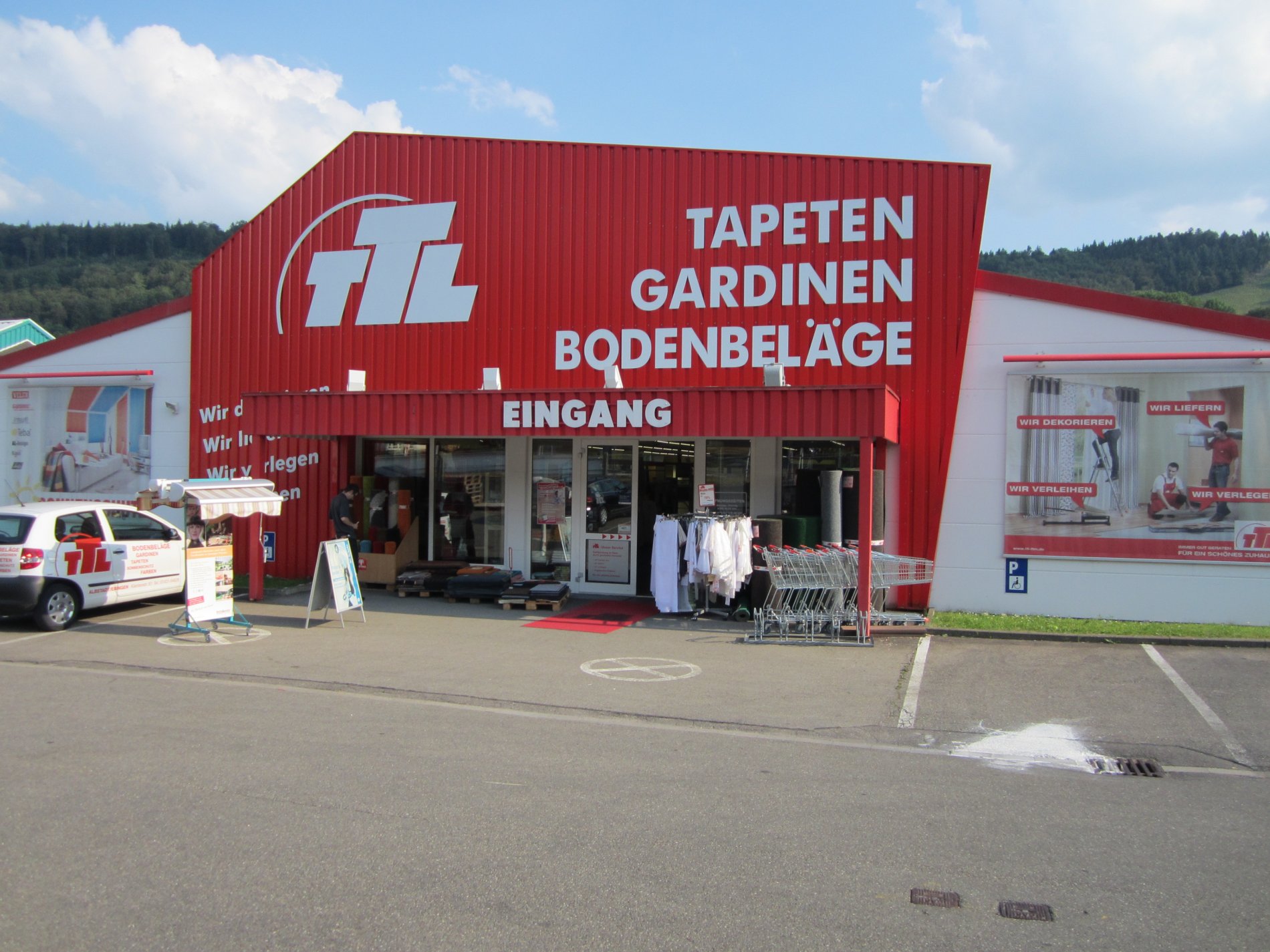 Geschäfte in Albstadt: Eingang des TTL Albstadt