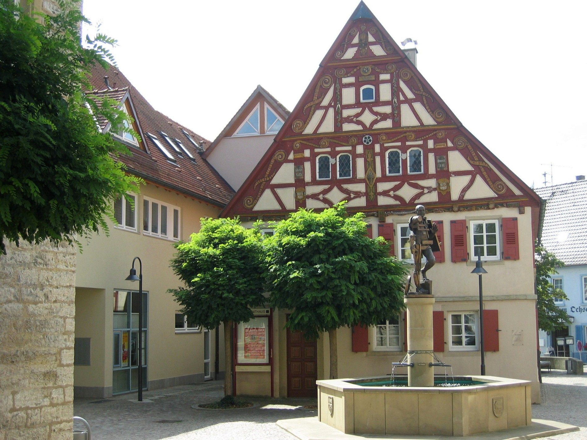 Altes Rathaus & Götzbrunnen Jagsthausen | HeilbronnerLand