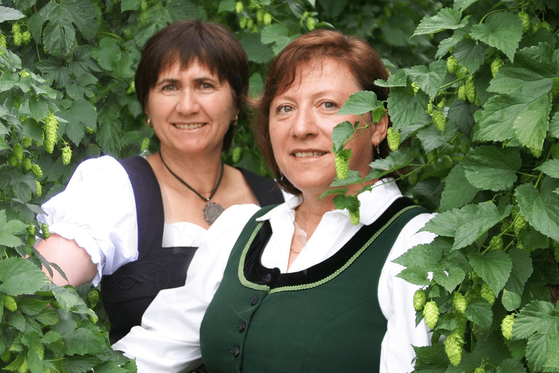 Hopfenbotschafter- und Kräuterpädagoginnen Maria Dengler und Elisabeth Geigenberger