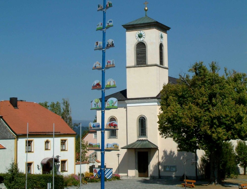 Die Pfarrkirche in Innernzell in der Region Sonnenwald
