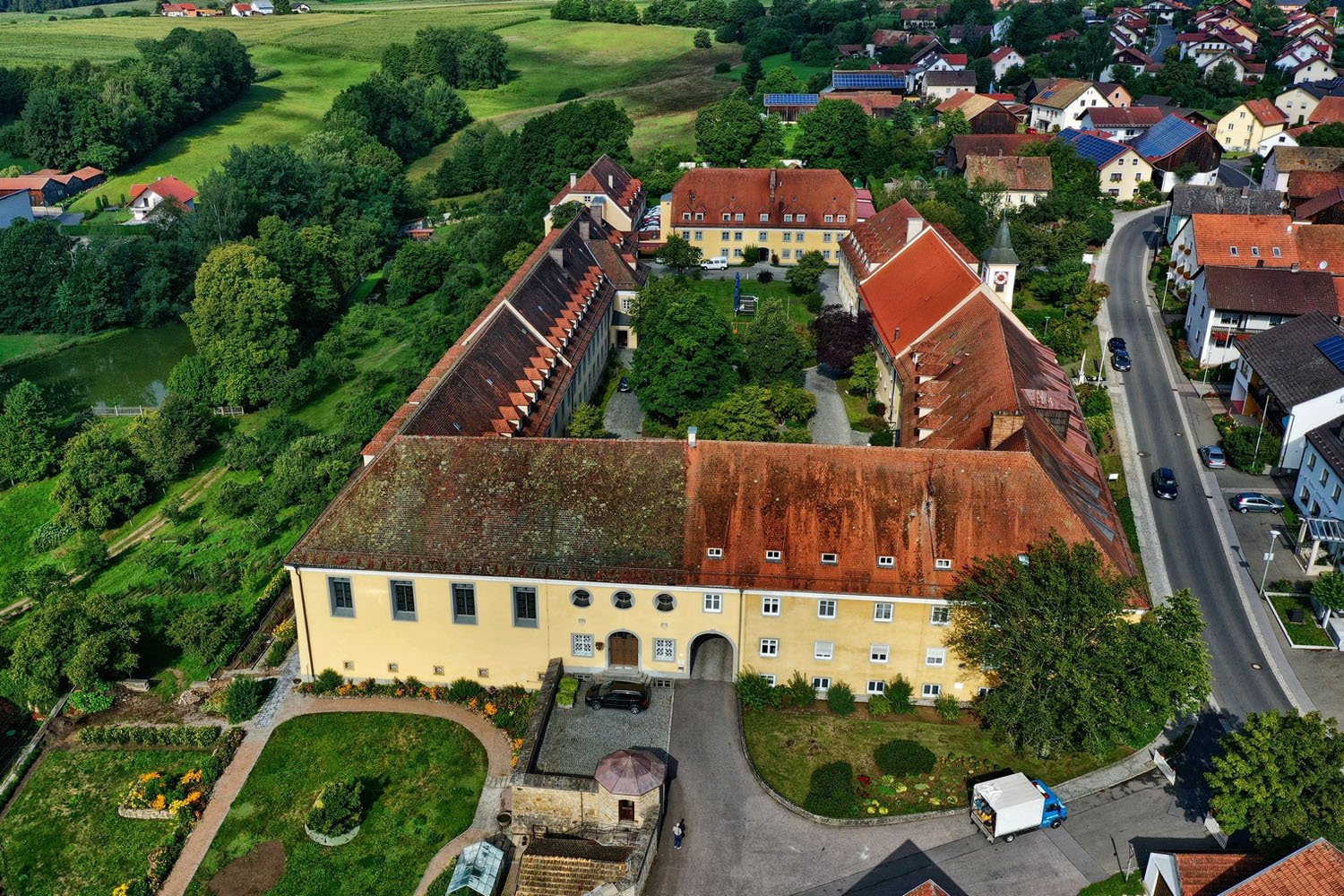 Kloster St. Dominikus in Roding-Strahlfeld