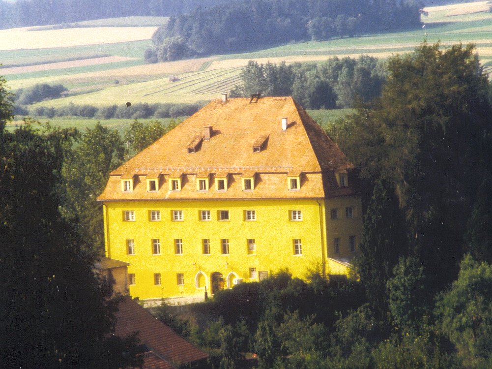 Blick auf Schloss Wiesenfelden im Vorderen Bayerischen Wald