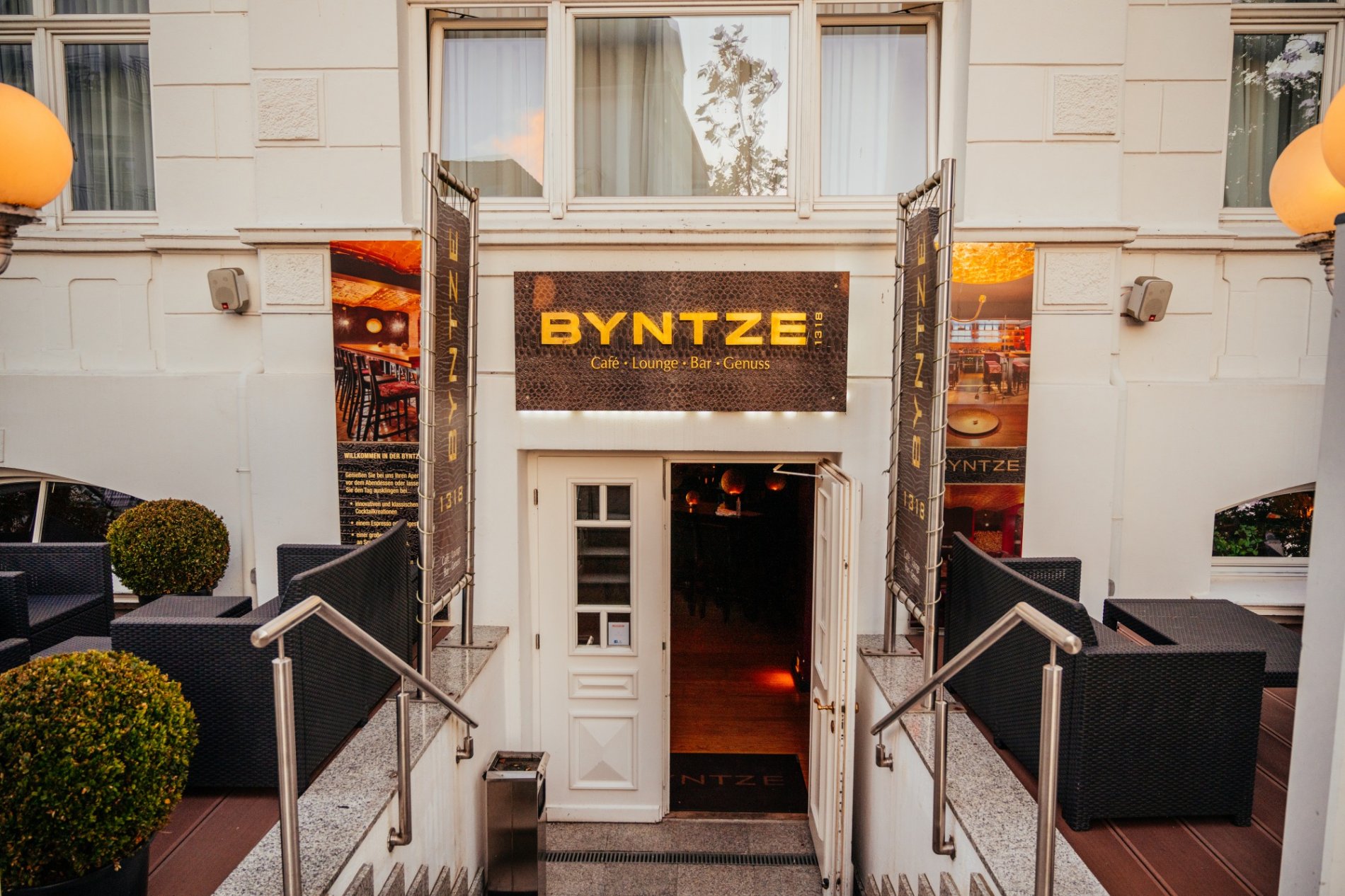 Eingang Bar Byntze