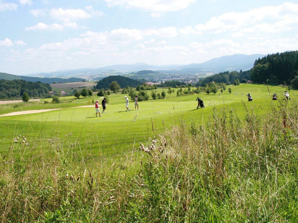 Blick über die herrliche Anlage des Panorama-Golfplatzes in Furth im Wald