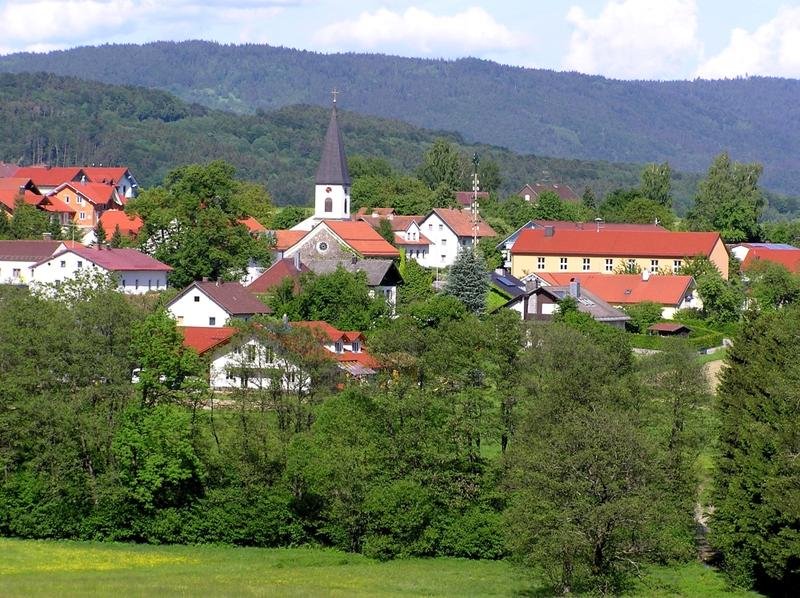 Schaufling liegt auf den ersten Bayerwaldbergen und bietet im Wander und Wintersportareal Rusel-Oberbreitenau ein riesiges Angebot rund um Natur und Sport.