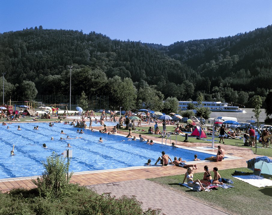 Badespaß im Freibad Obernzell in den Donau-Perlen im Passauer Land