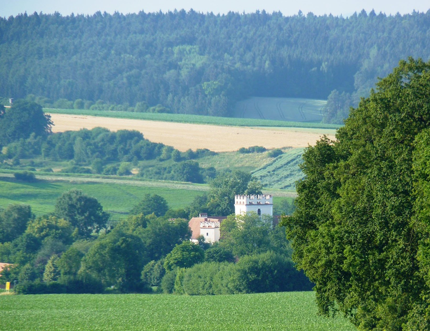 Blick auf Schloss Mariakirchen