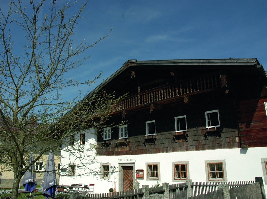 Blick auf das Emerenz-Meier-Haus in Schiefweg bei Waldkirchen