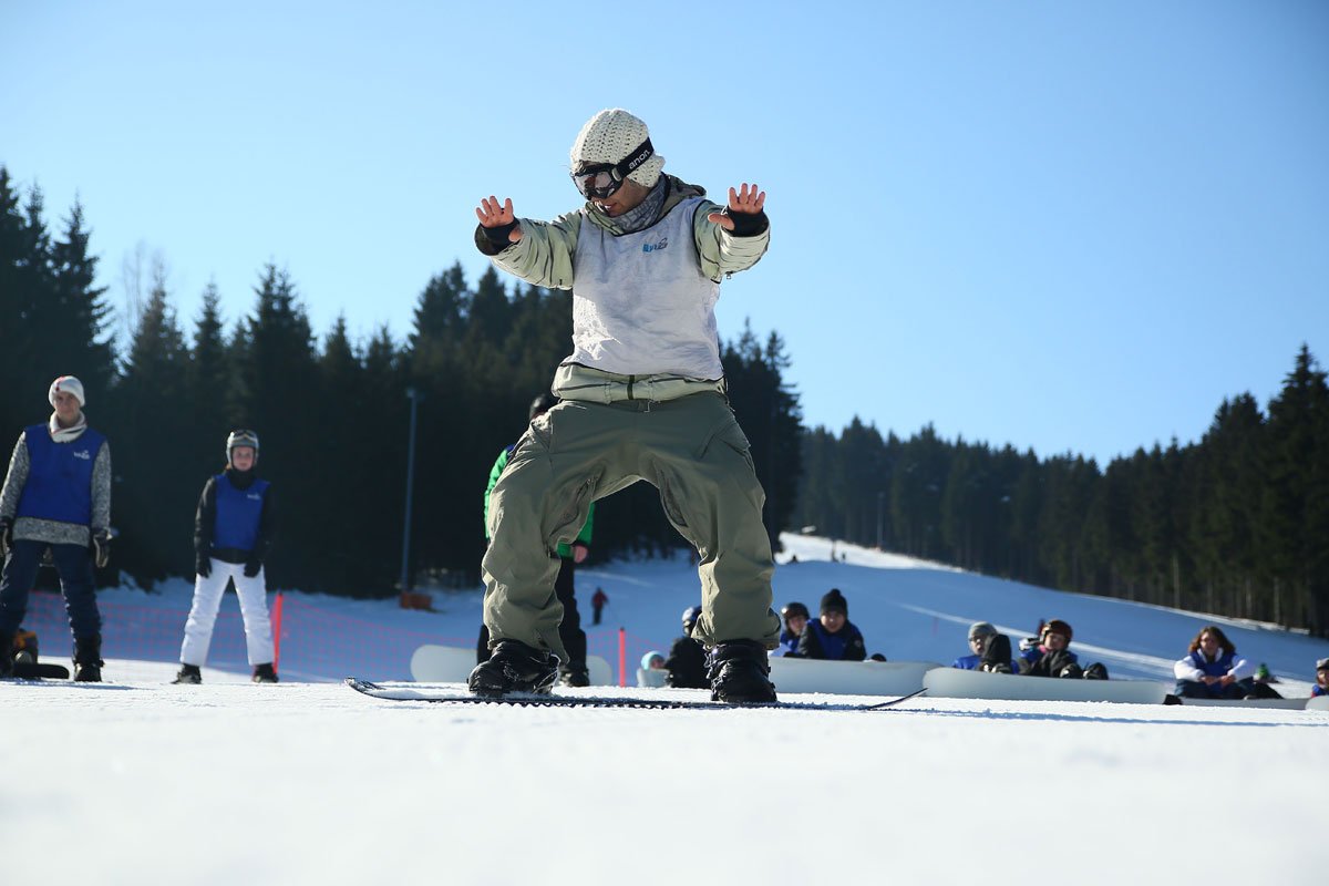Bild vom Snowboardkurs der Snowboardschule Learn2ride Oberhof