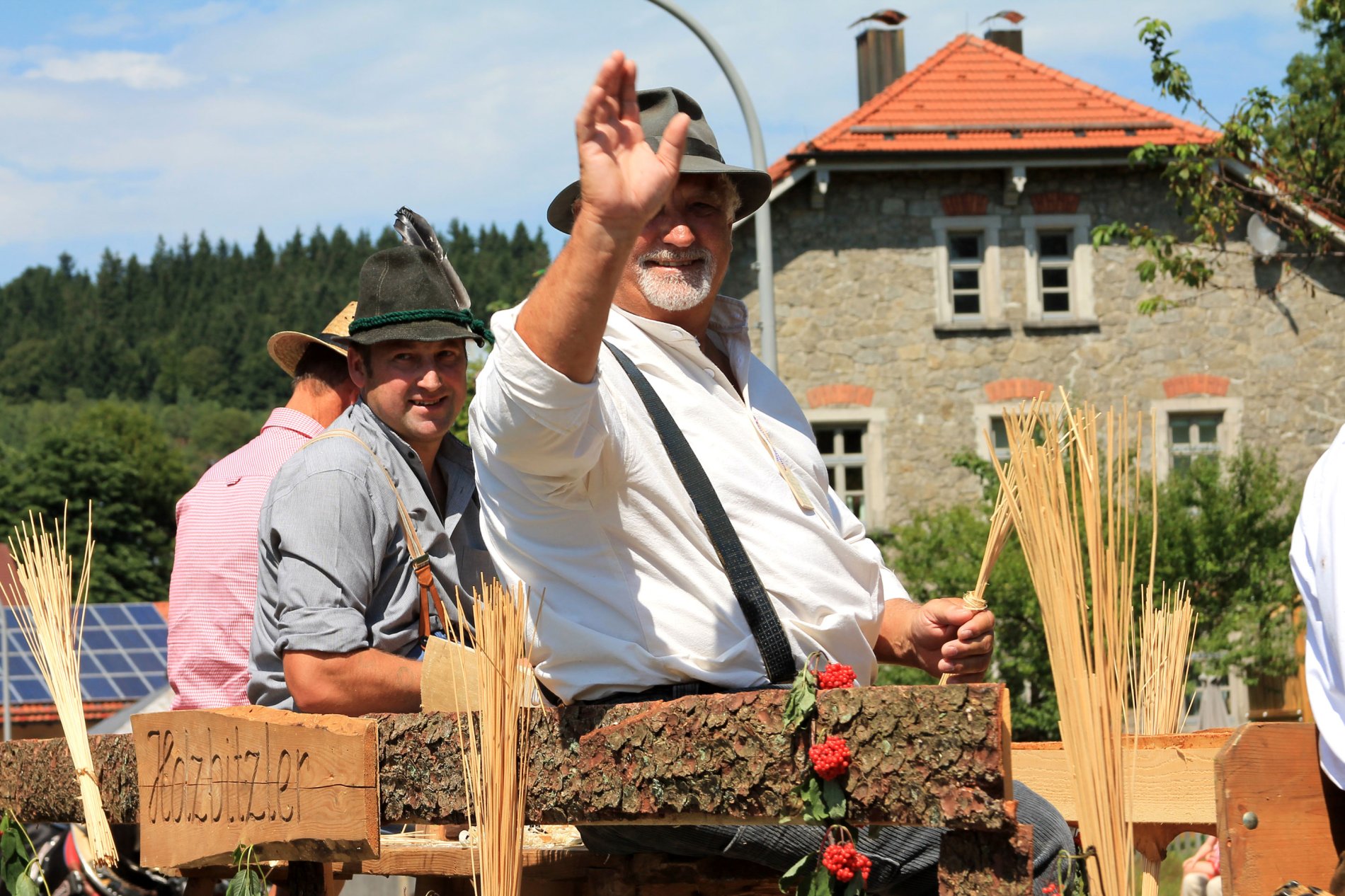 Die Holzschnitzer am Heimatfest Mauth