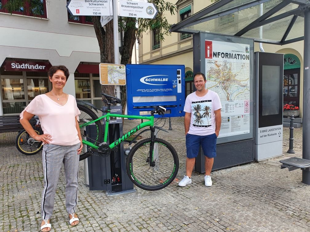 Self-Service Radstation mit E-Bike Lademöglichkeit