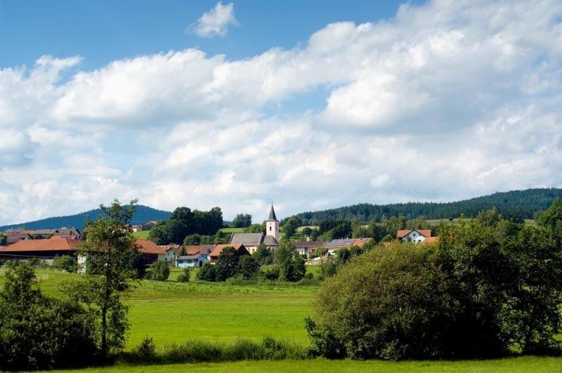 Eppenschlag ist eine kleine ländliche Gemeinde im Herzen des Bayerischen Waldes mit ihren Wiesen, Wäldern, Bächen, Dörfern, in einer behutsam gestalteten Kulturlandschaft.