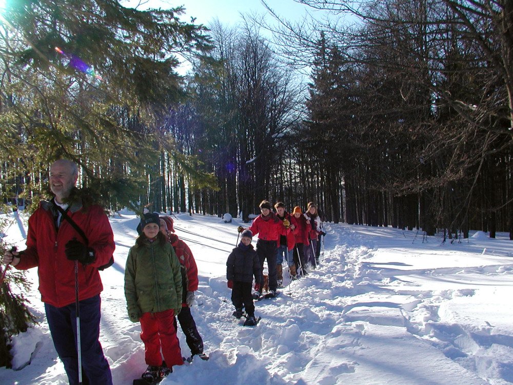 Familien-Schneeschuhwanderung durch den Nationalpark Bayerischer Wald