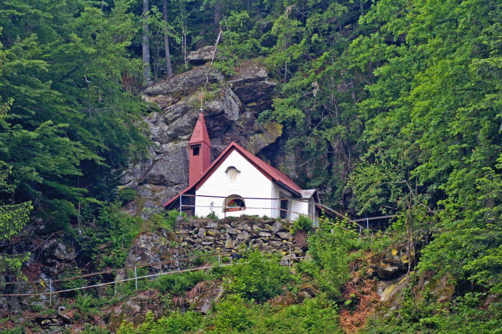 Blick auf die St. Wolfgang Kapelle bei Böbrach im ArberLand Bayerischer Wald