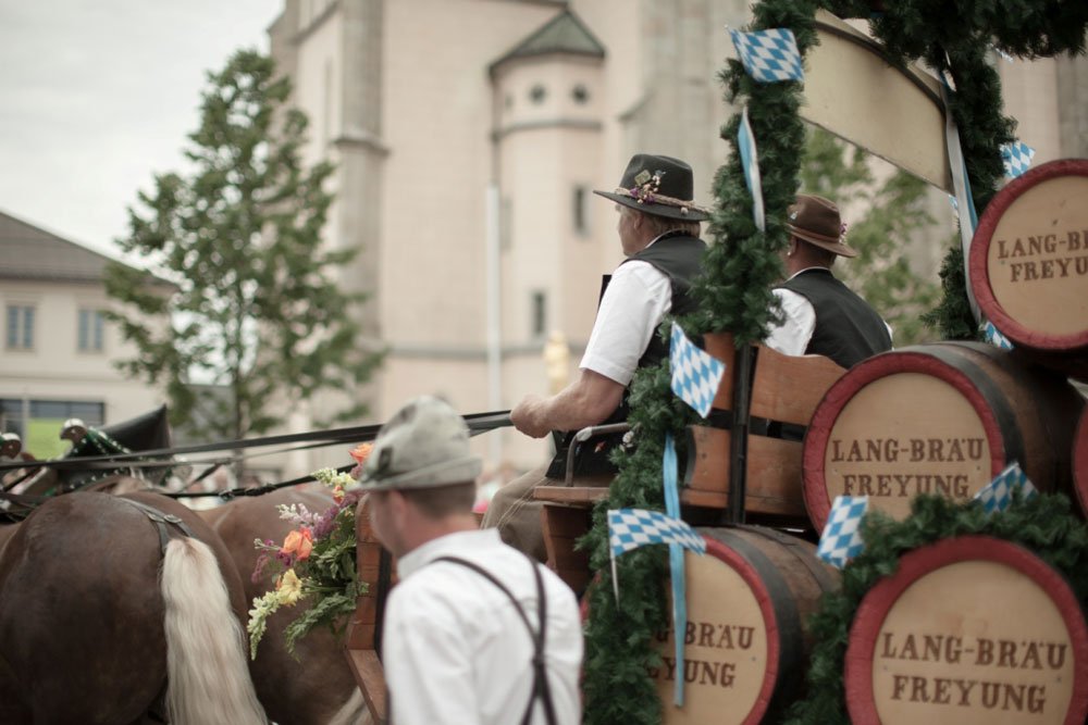 Festzug zum traditionellen Freyunger Volksfest