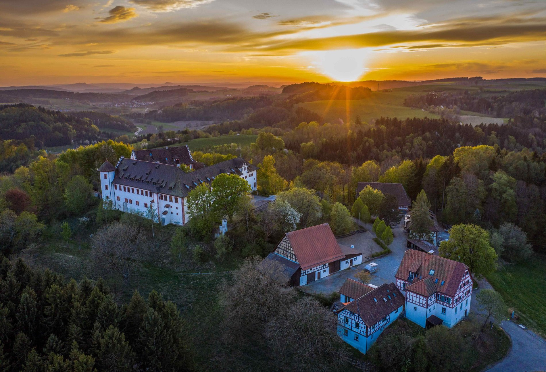 Sonnenuntergang über Schloss Hohenfels