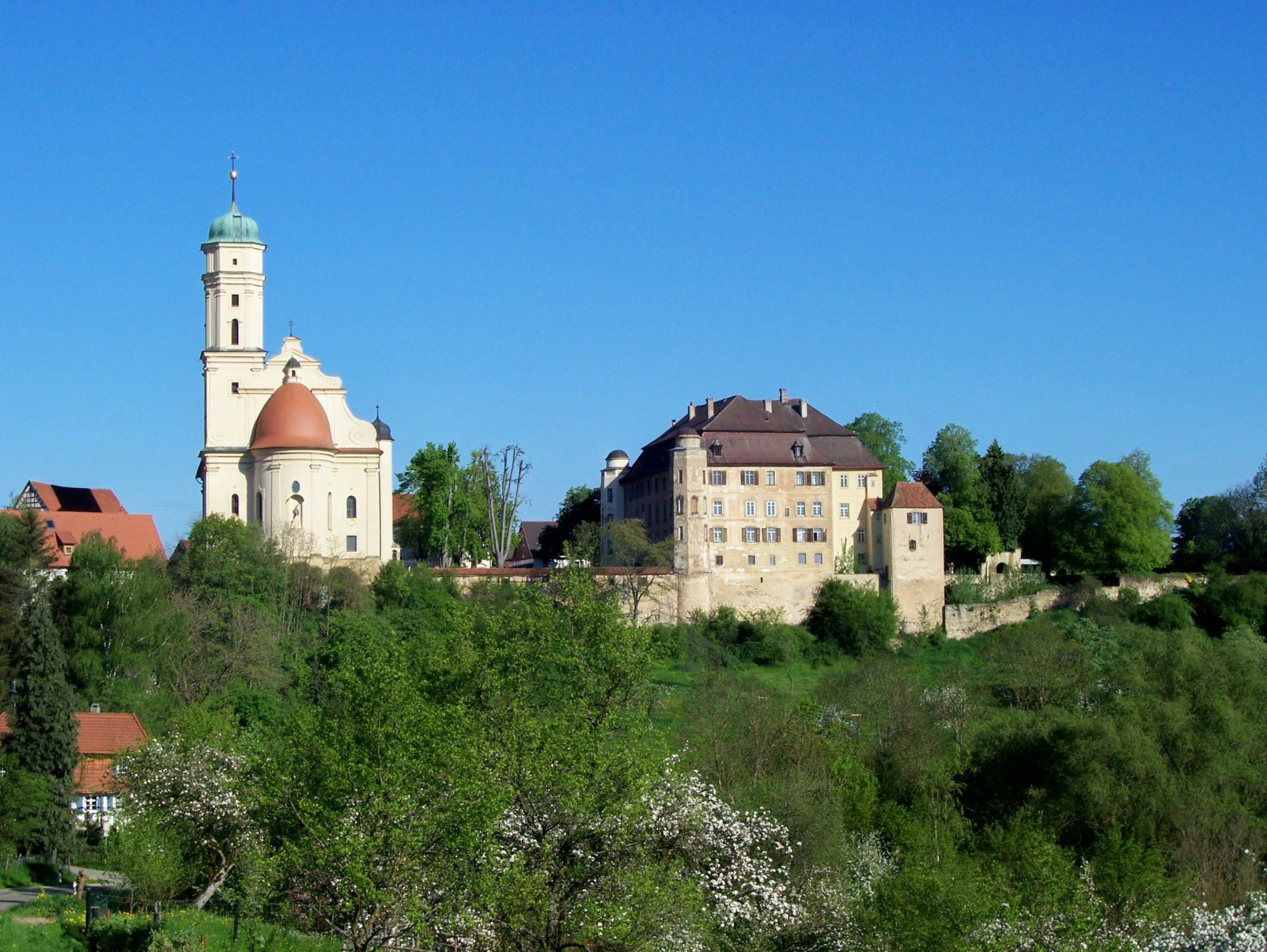 Schloss Hohenstadt mit Kirche in Abtsgmünd