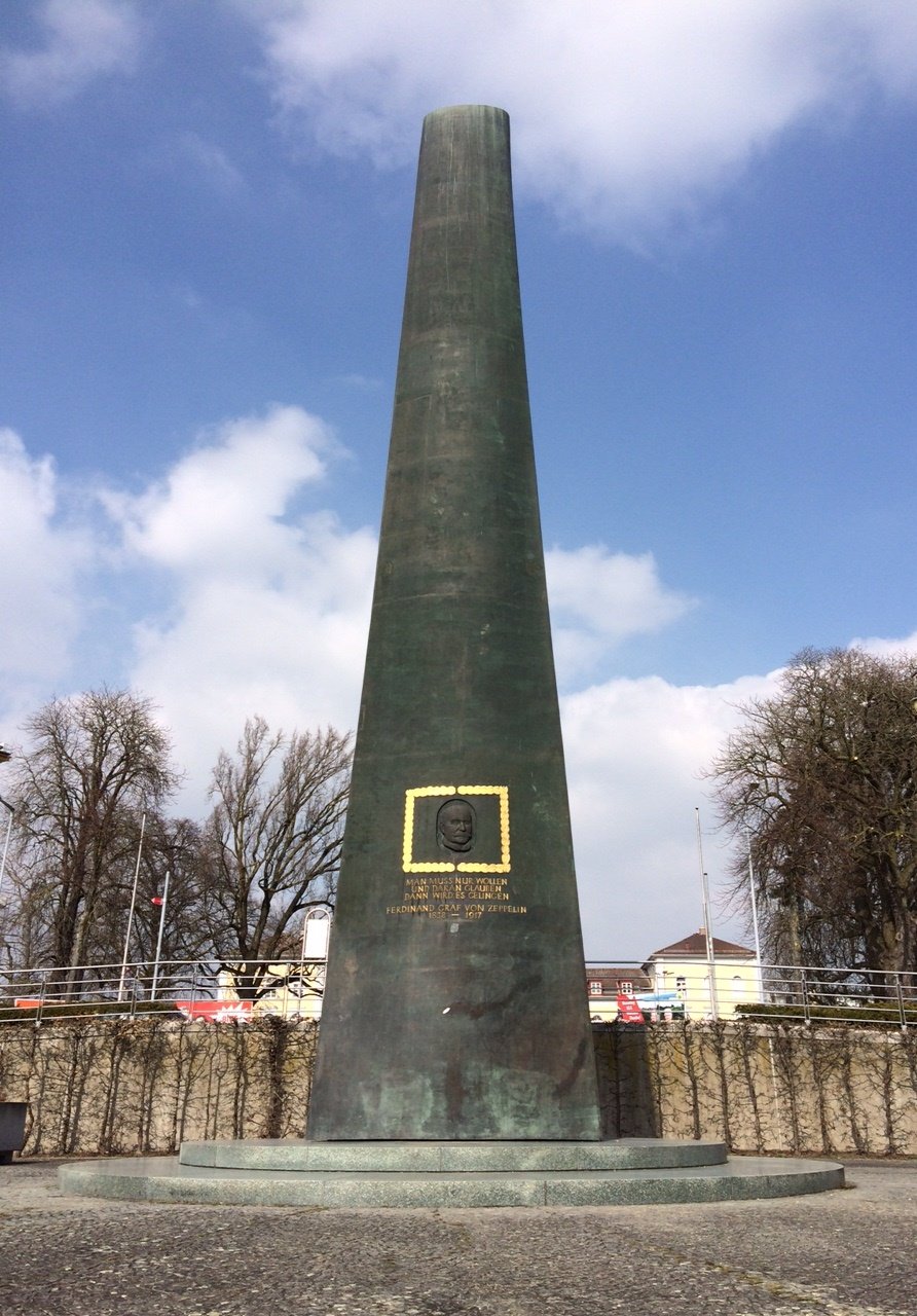 Zeppelin Denkmal Friedrichshafen am Uferpark
