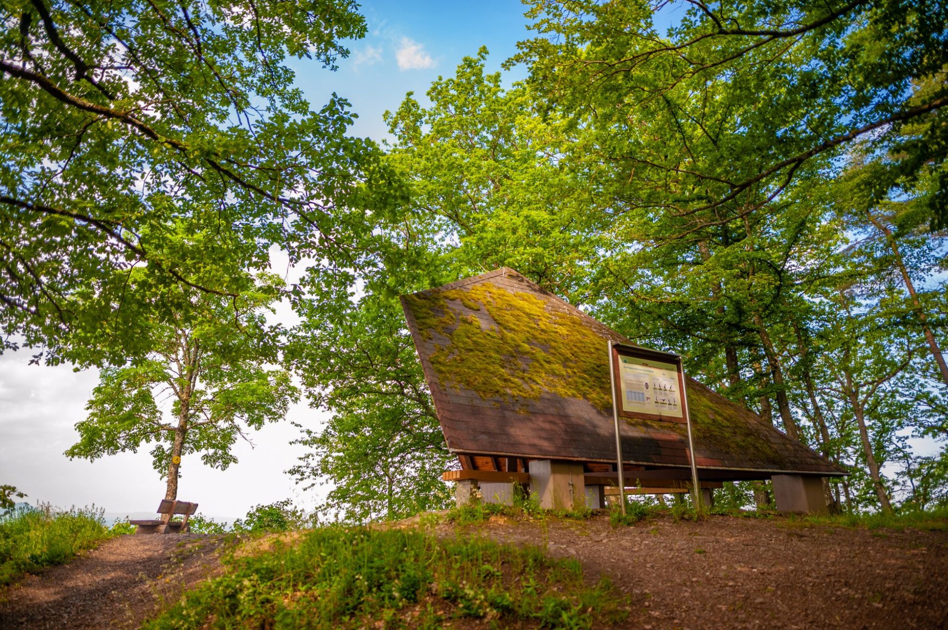 Die Röthekopfhütte bietet Platz für eine kleine Wanderrast