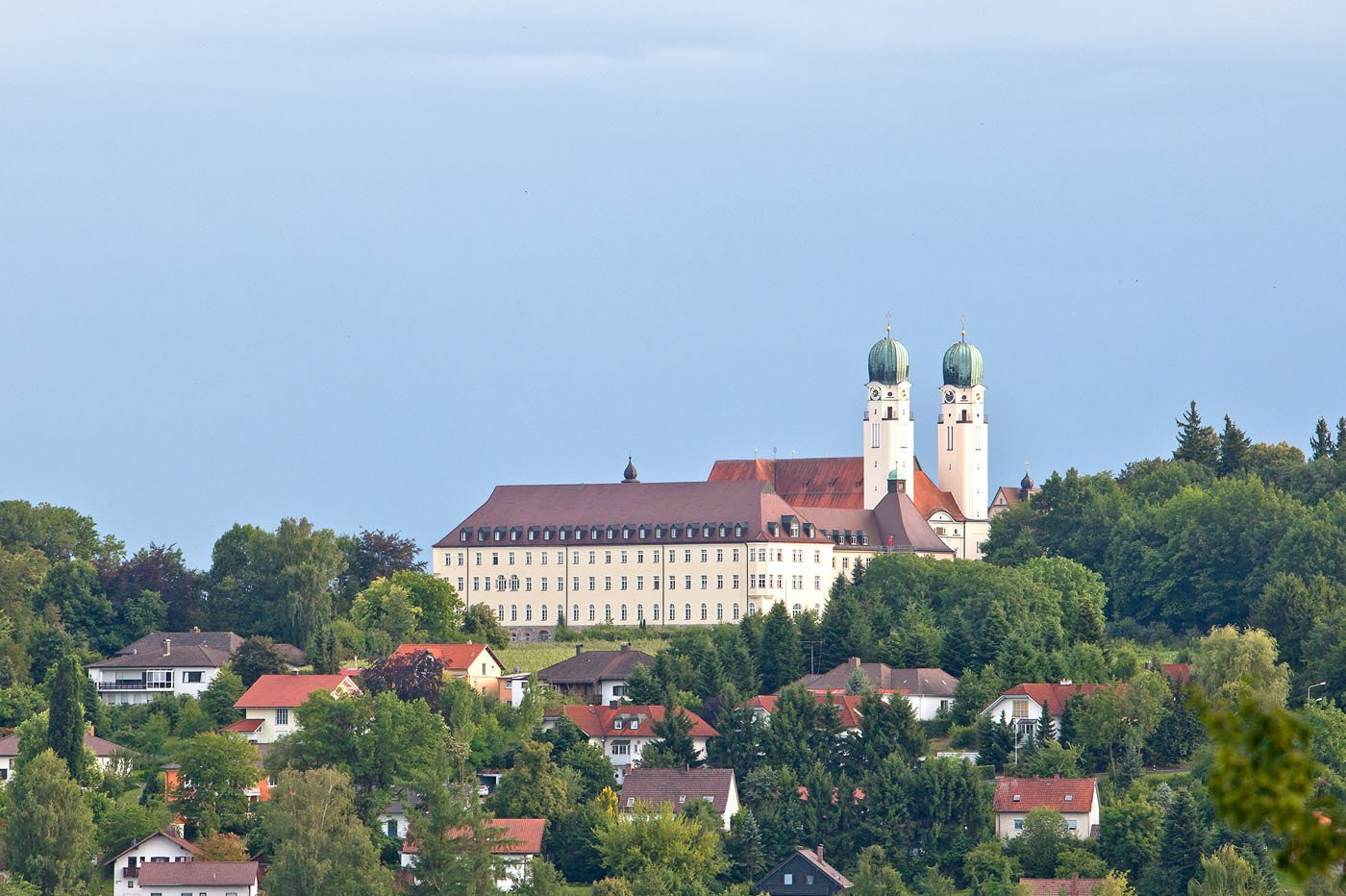 Blick auf die Abtei Schweiklberg in Vilshofen
