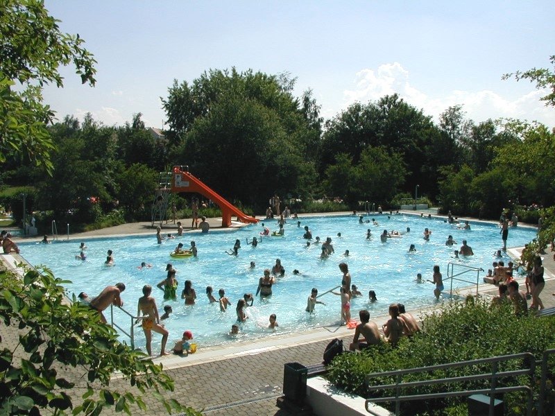 Badespaß im Freibad in Schöllnach in der Region Sonnenwald