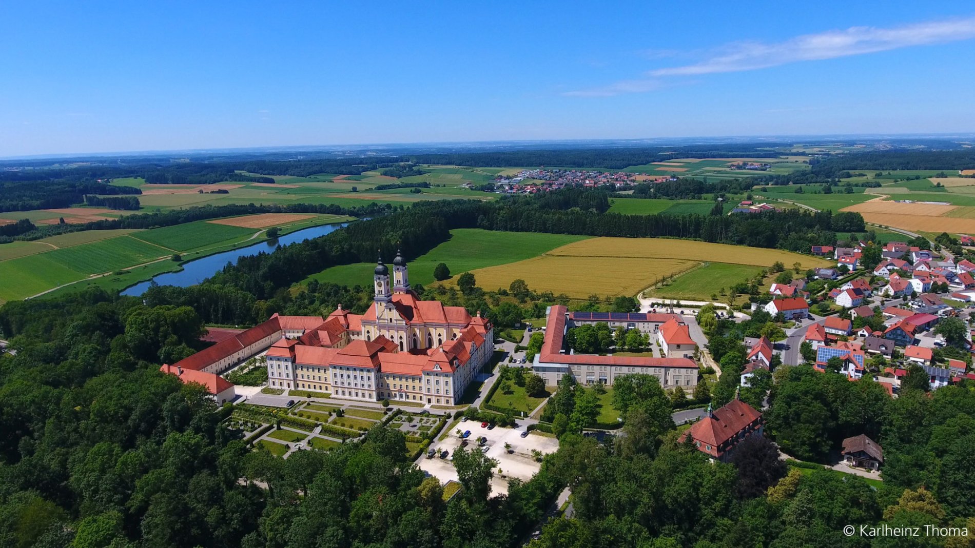 Luftansicht Kloster Roggenburg