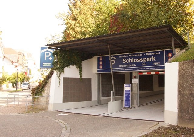 Einfahrt zur Parkgarage in Badenweiler