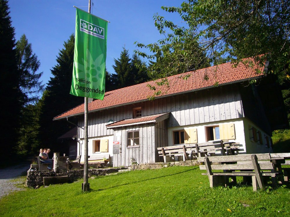 Hochwaldhütte des Deutschen Alpenvereins auf der Rusel bei Deggendorf