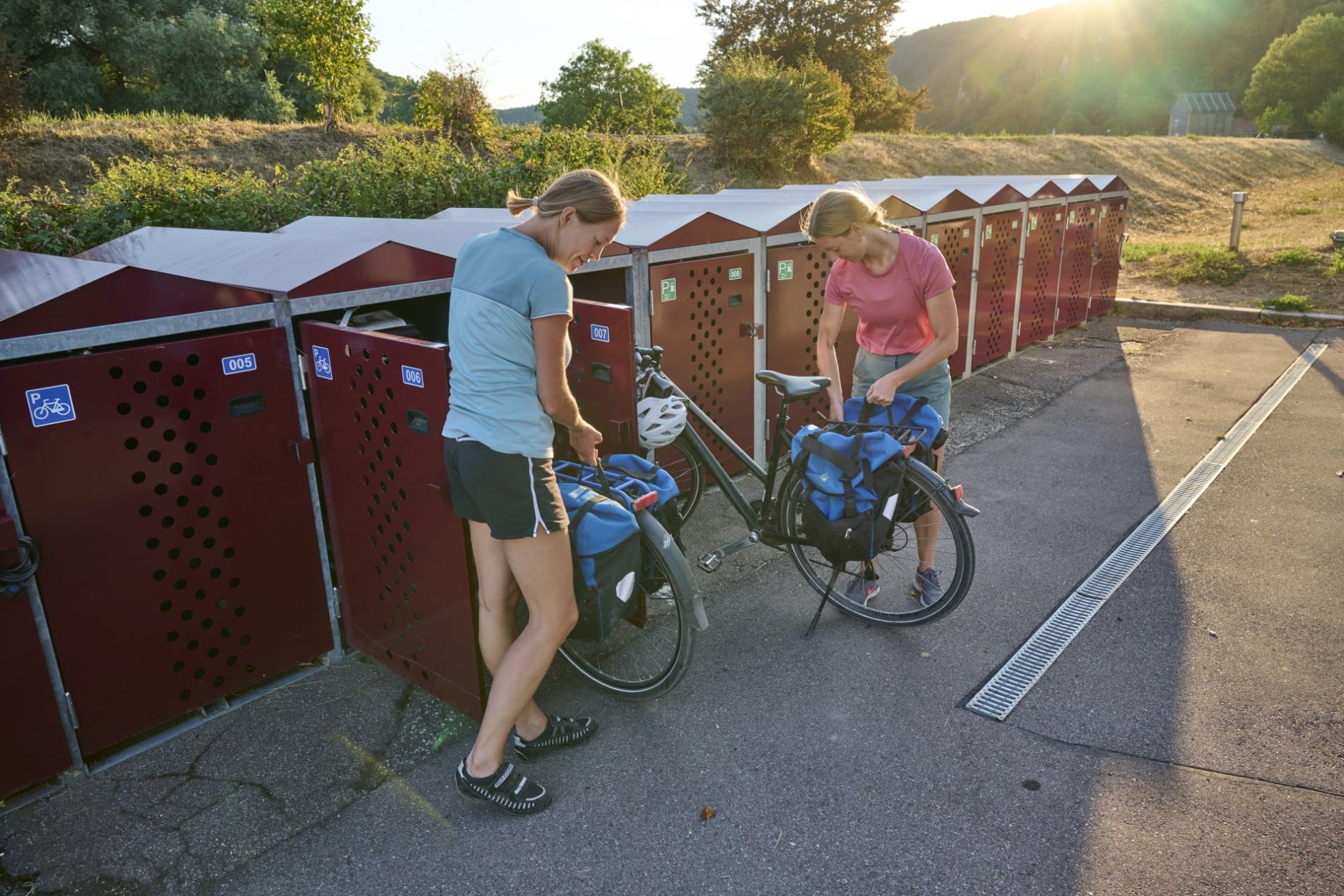 Fahrräder sicher aufbewahren in den kostenlosen Fahrradboxen am Wöhrdplatz in Kelheim