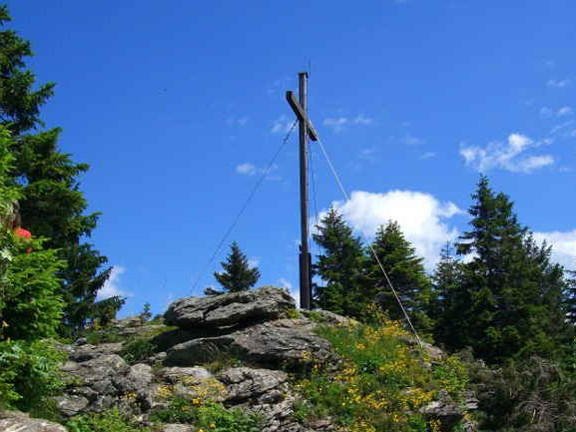 Gipfelkreuz am Kleinen Arber im Bayerischen Wald