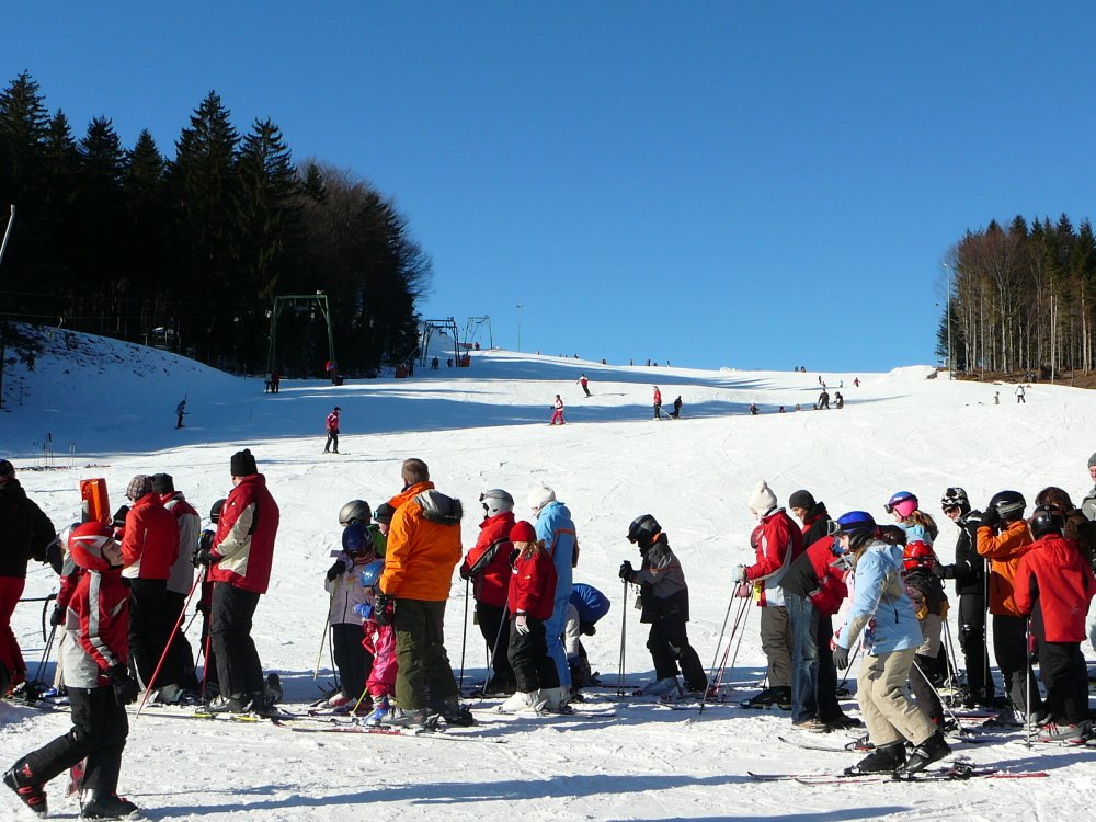 Familien-Skispaß am Steinberglift in Langfurth im Skigebiet Sonnenwald