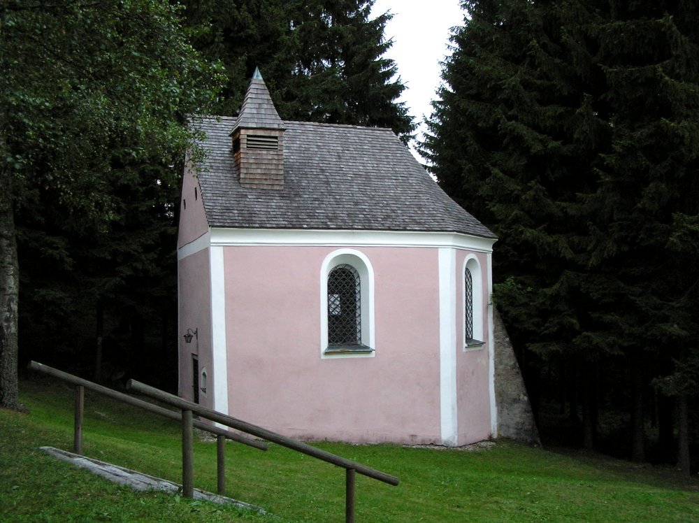 Blick auf die Hochholzkapelle in der Gemeinde Zandt im Kötztinger Land