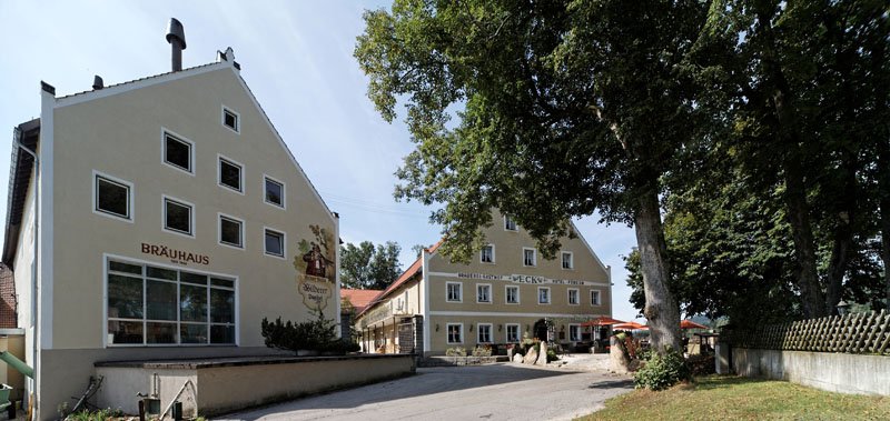 Blick auf das Bräuhaus im Brauerei-Gasthof Eck in Böbrach