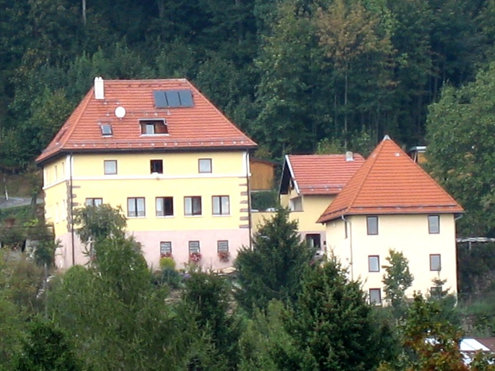 Blick auf das Heimatmuseum Daxstein in der Region Sonnenwald im Bayerischen Wald