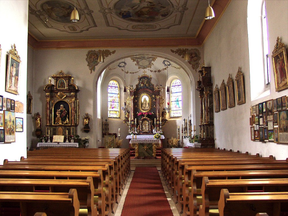 Innenraum der Wallfahrtskirche ST. URSULA auf dem Pilgramsberg im Vorderen Bayerischen Wald