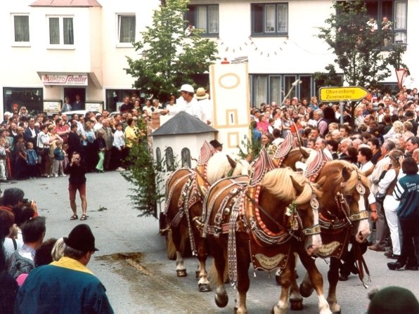 Prächtiges Pferdegespann beim St. Guntherfest-Festzug in Richnach
