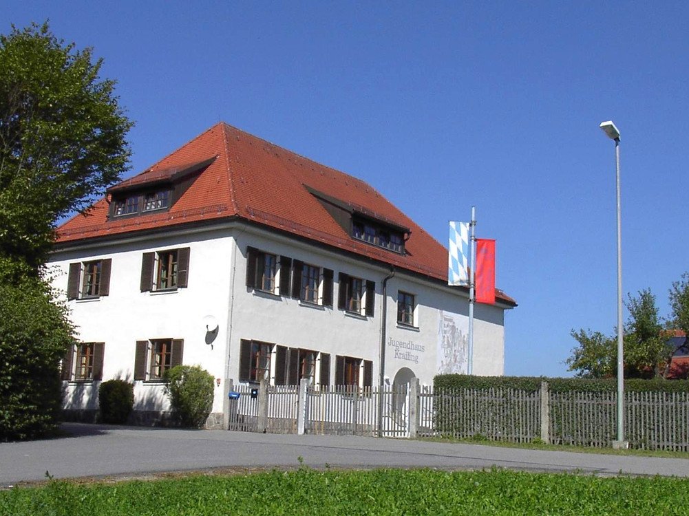 Blick auf das Jugendhaus Krailing in der Gemeinde Prackenbach