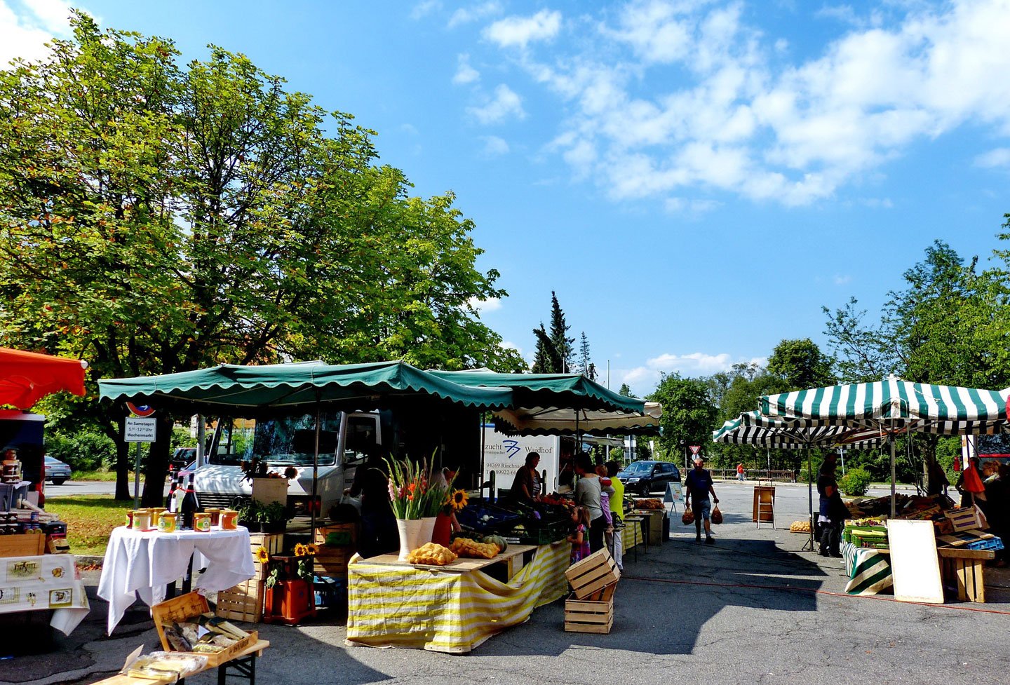 Jeden Samstag findet in Zwiesel ein Bauernmarkt statt.