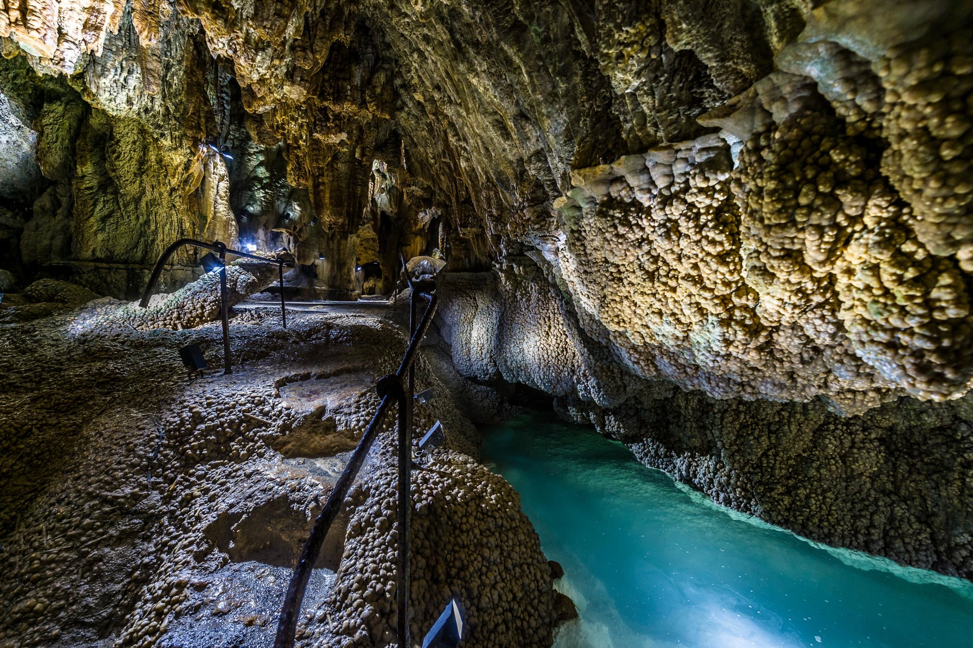 path through the dripstone caverns