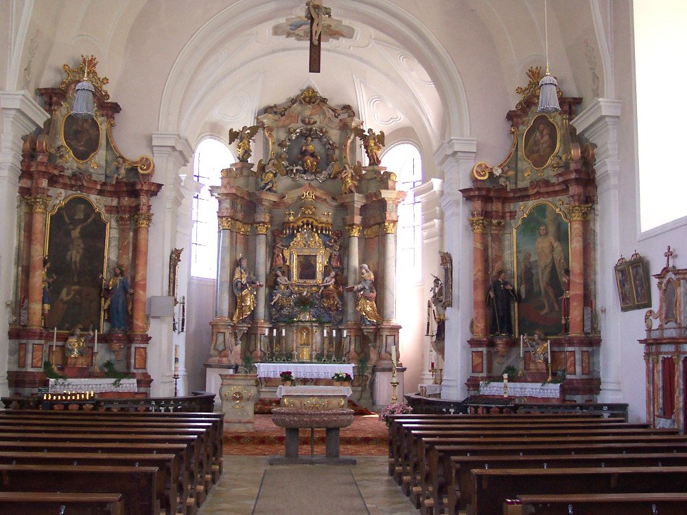 Prächtige Innenausstattung in der Wallfahrtskirche Heilbrünnl bei Roding im Land der Regenbogen