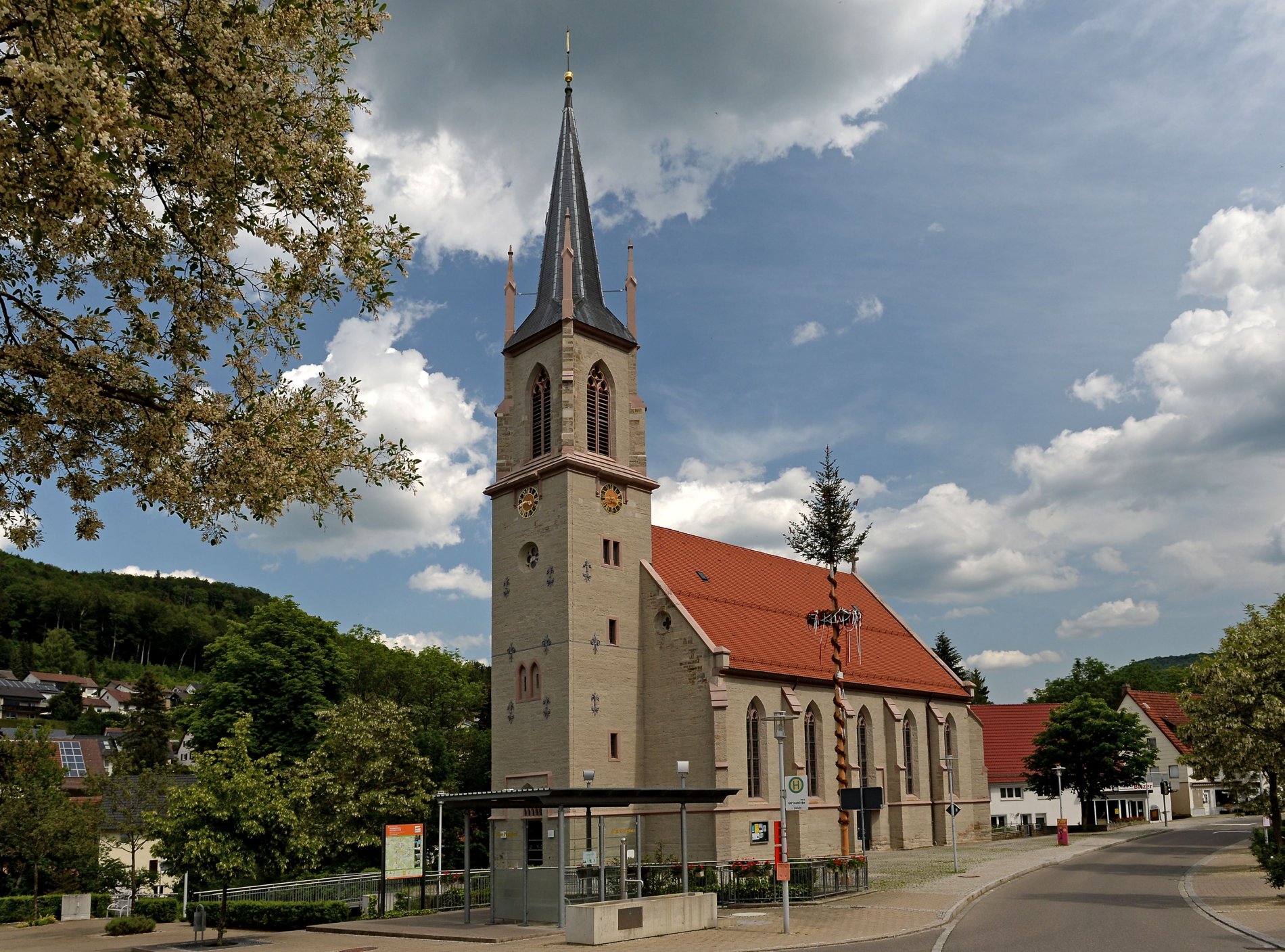 Albstadts Sehenswürdigkeiten: Evangelische Kirche in Albstadt-Laufen