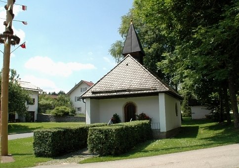 Blick auf die Dorfkapelle in Widdersdorf in der Gemeinde Rinchnach