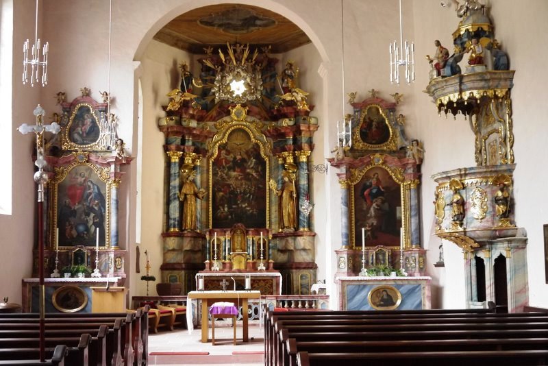Klosterkirche Wittichen Blick auf Altar und Kircheninneres