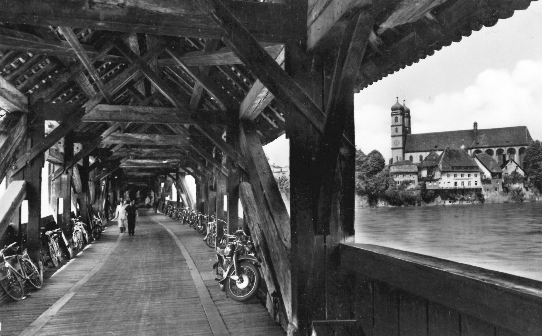 Ausstellung: Die Brücke aus Holz
