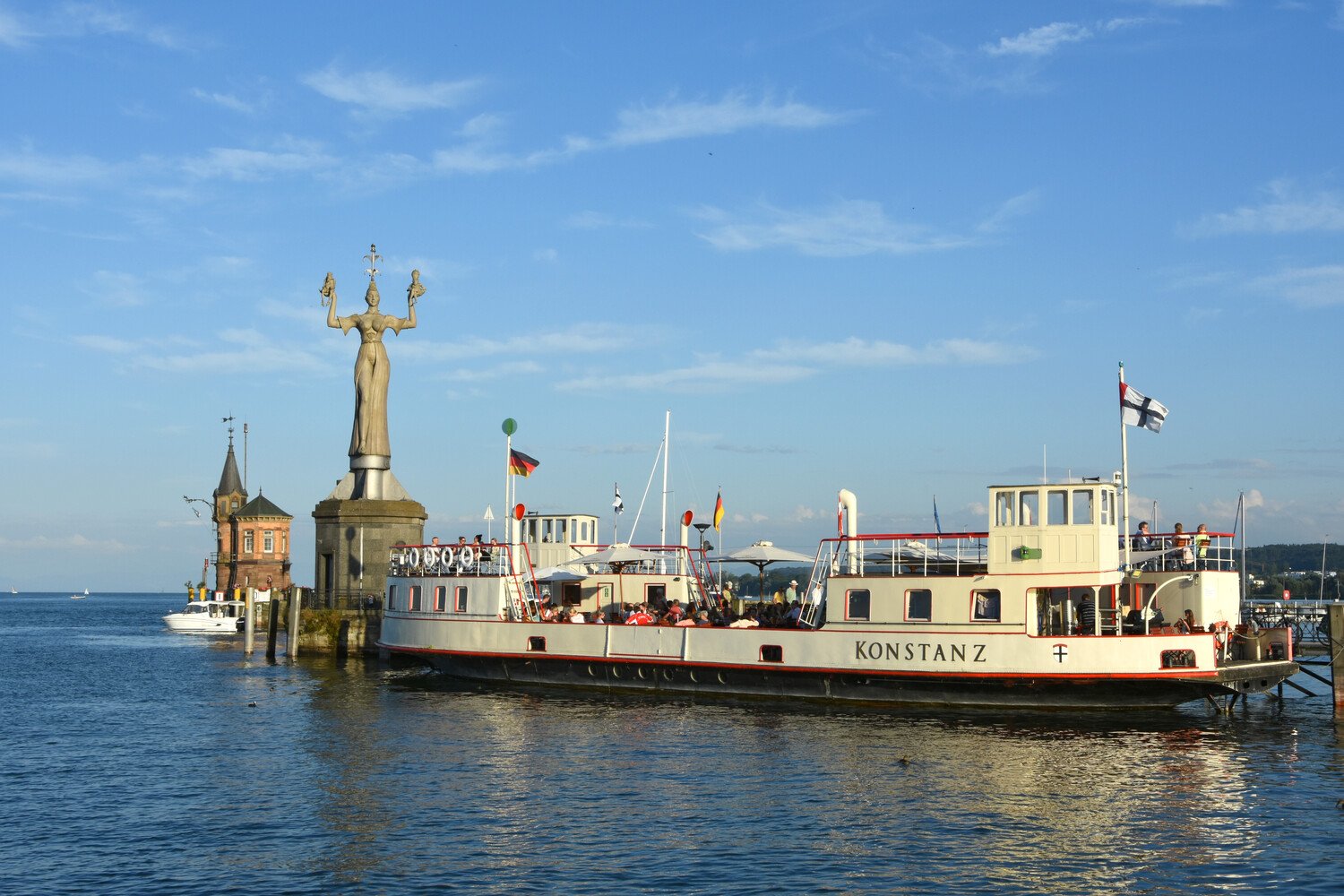 Historische Fähre im Konstanzer Hafen