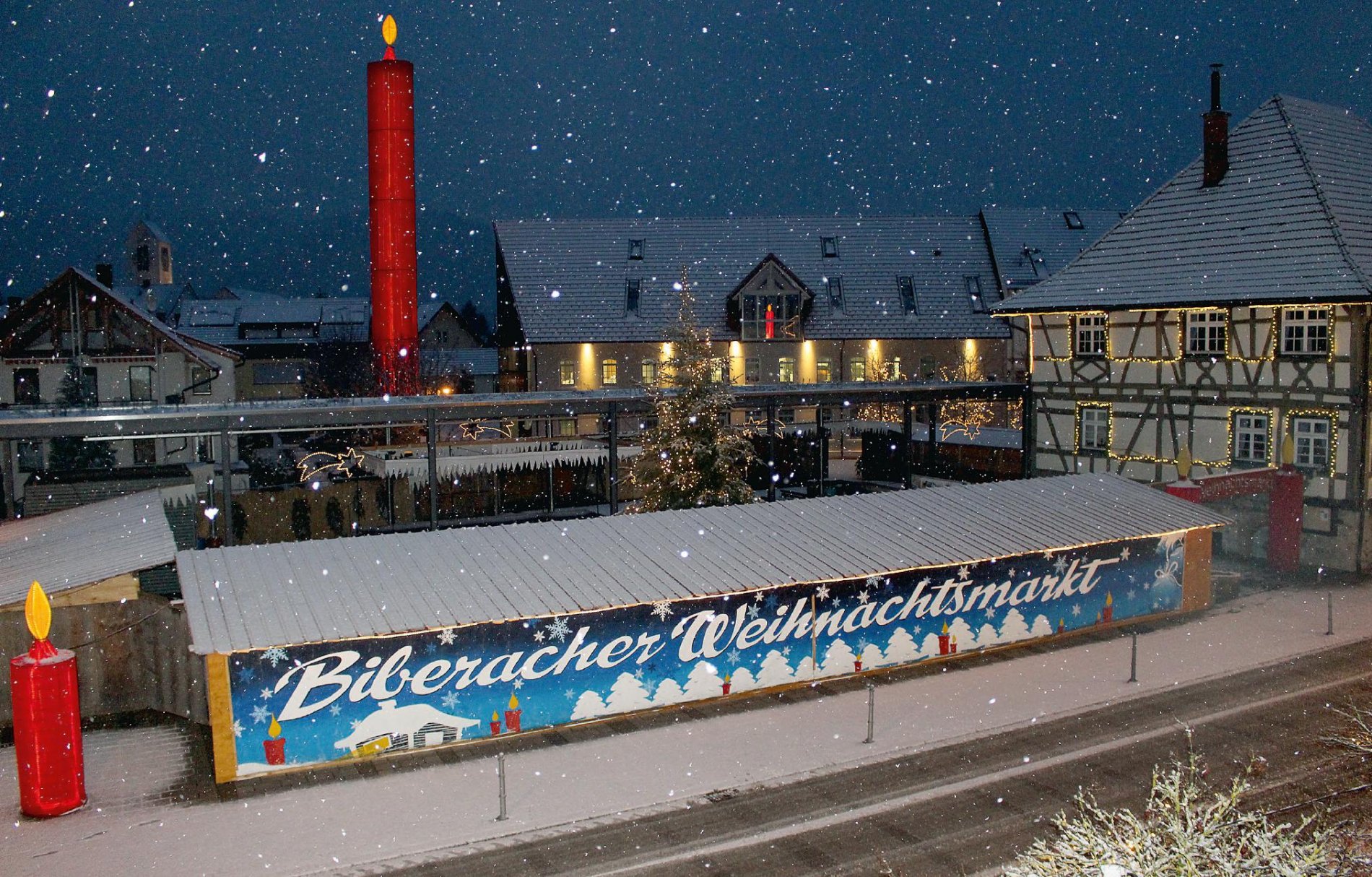 Romantische Stimmung auf dem Biberacher Weihnachtsmarkt / Urheber: Tourist-Info Biberach
