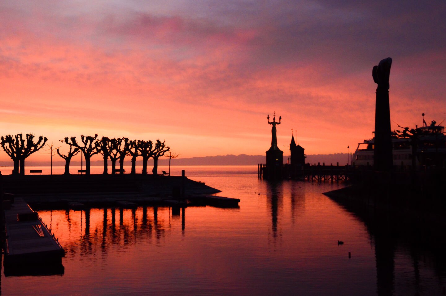 Sonnenuntergang am Konstanzer Hafen