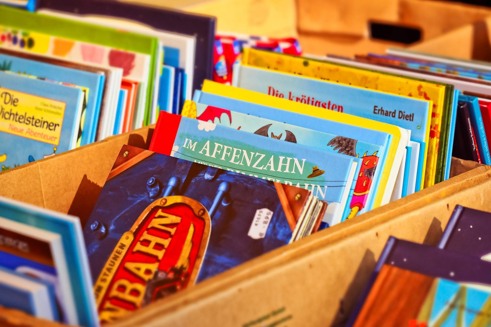 Flohmarkt Kinderbücher Pixabay