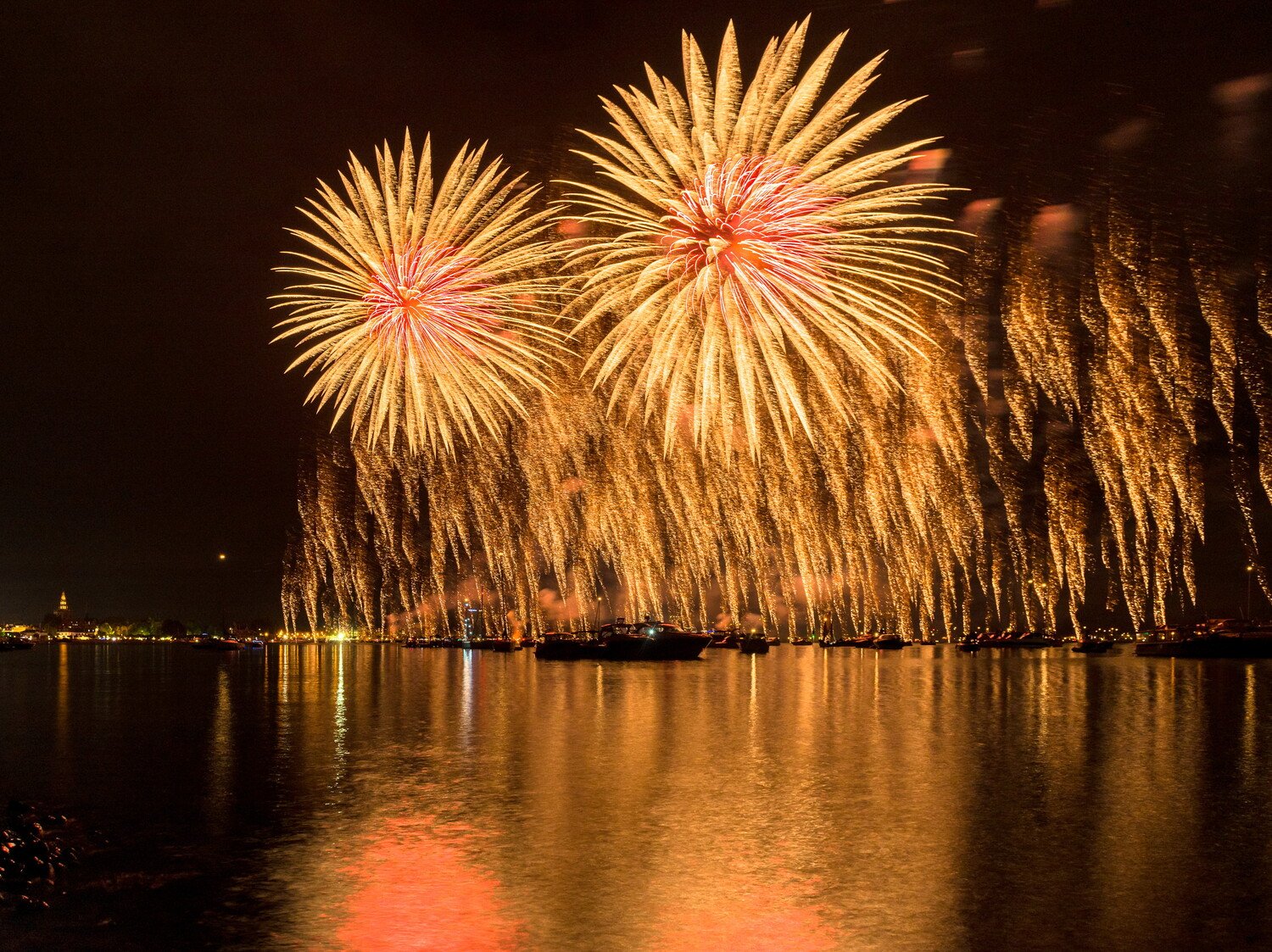 Feuerwerk über dem Bodensee