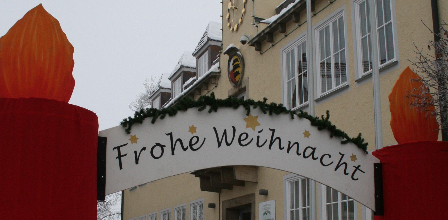 Schild "Frohe Weihnacht" auf dem Winterlinger Weihnachtsmarkt